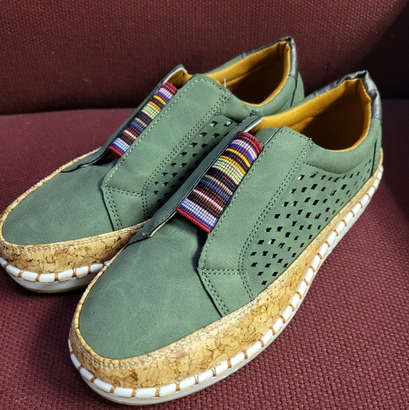 Slip on casual walking shoe - Picture 1 of 4